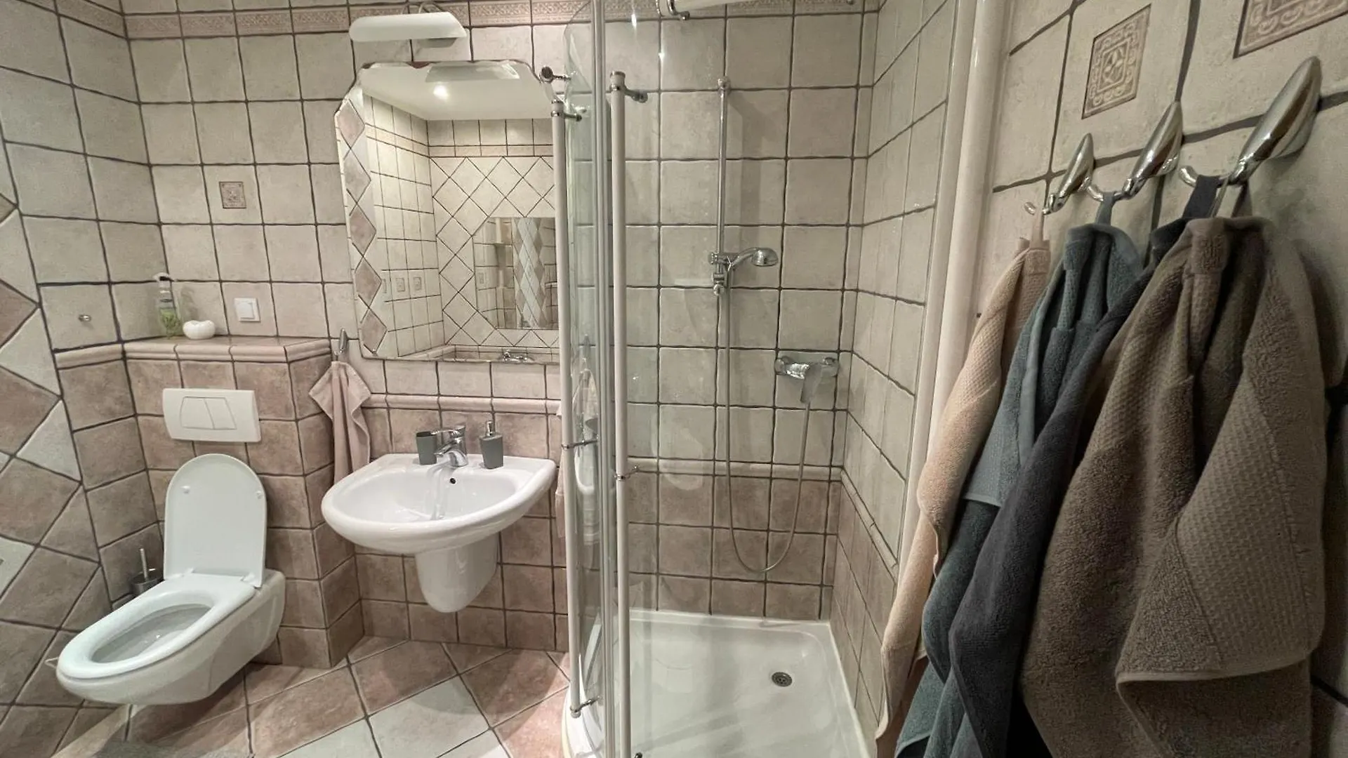 Metro Ursynow Ken 98 Apartment ワルシャワ